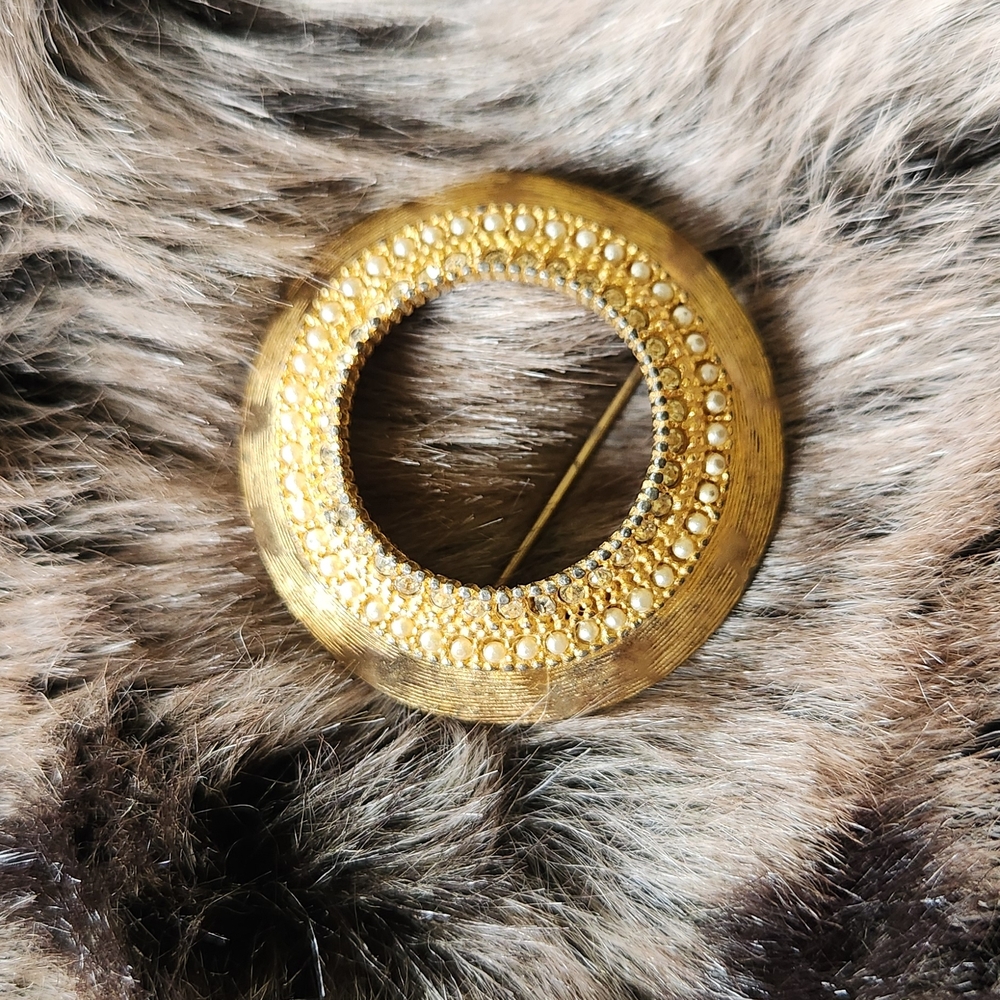 Vintage Gold Rhinestone Brooch